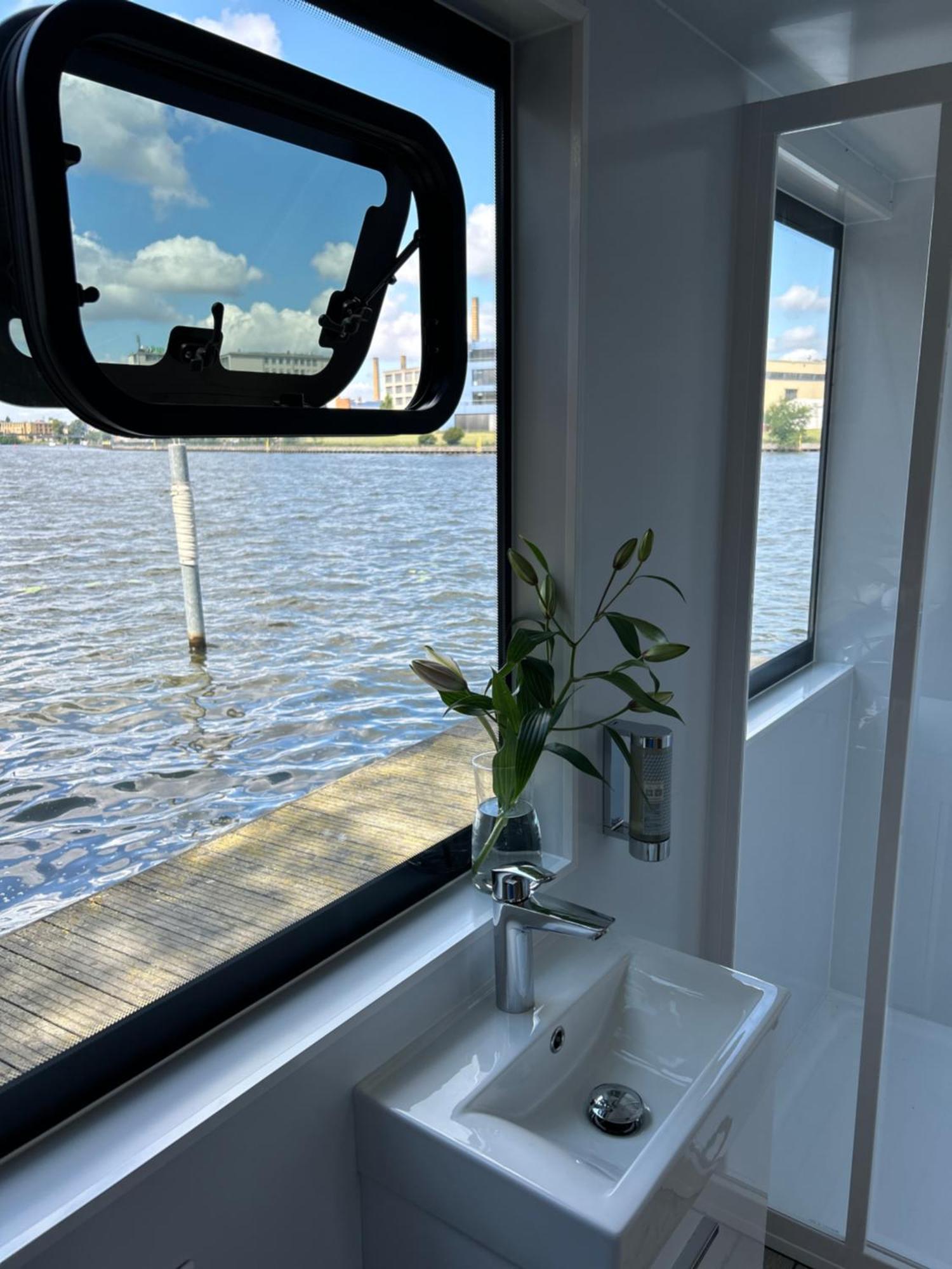 Nena Hausboot * Berlim