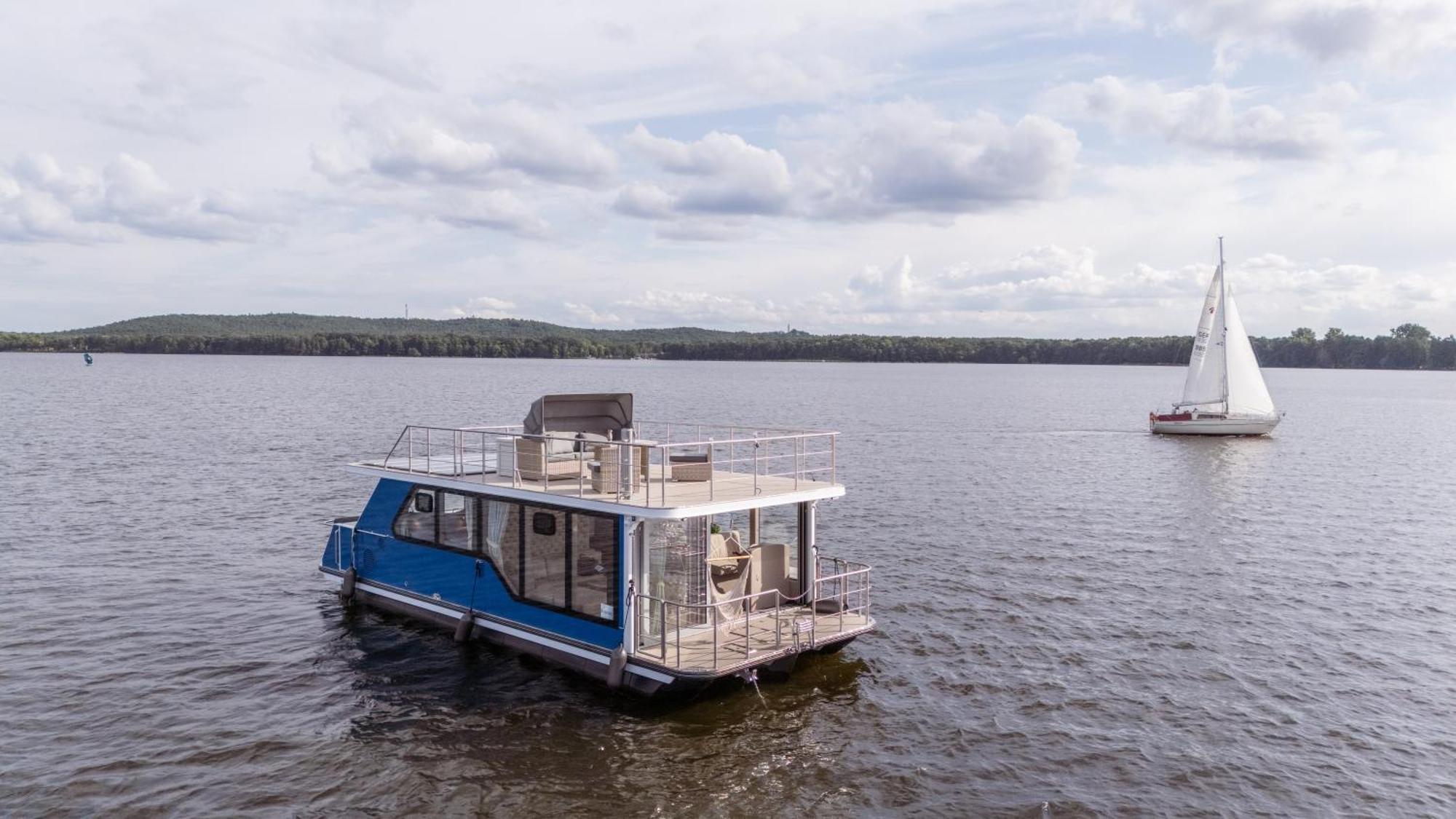 Botel Nena Hausboot *