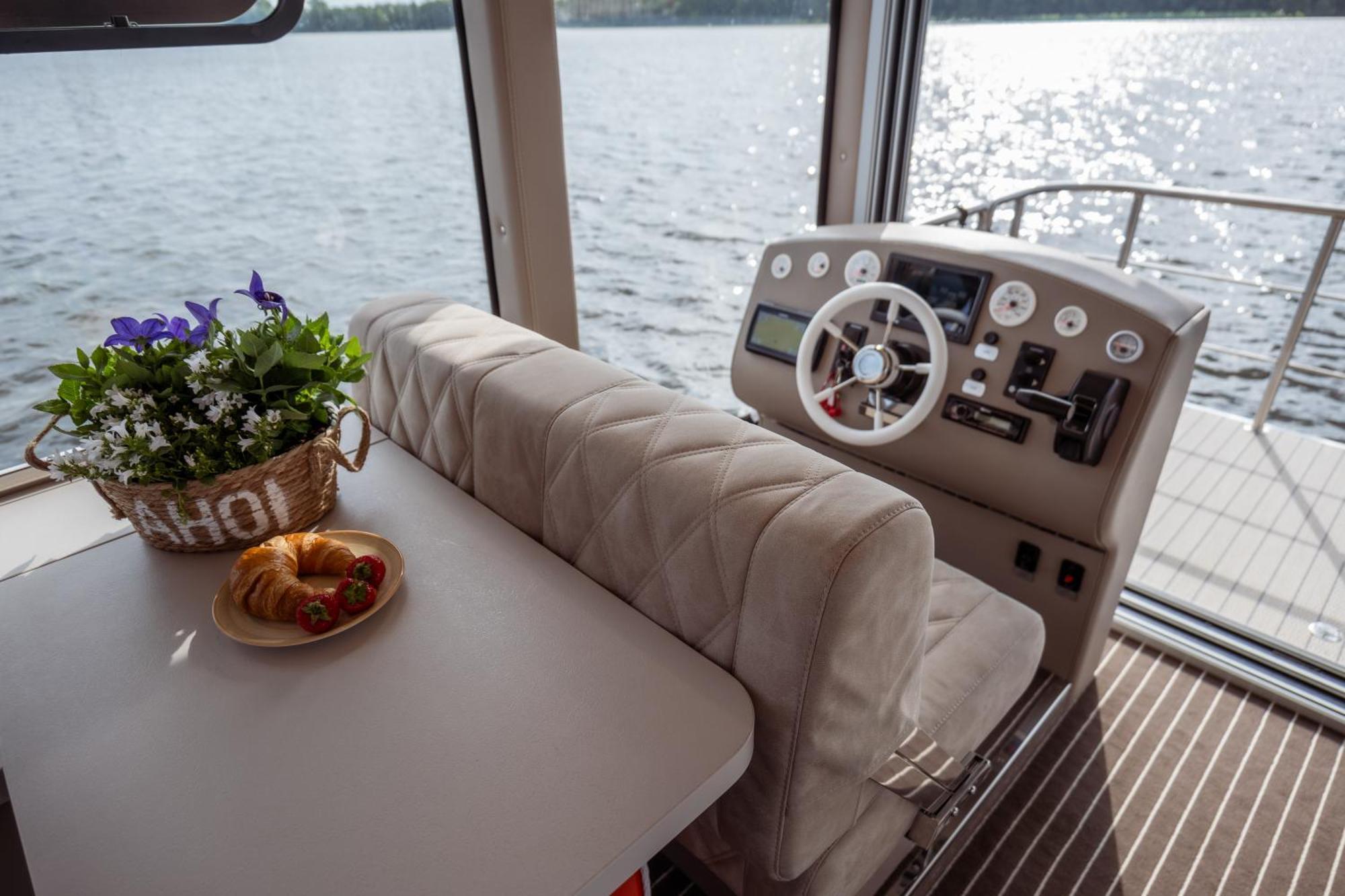 Botel Nena Hausboot Berlino