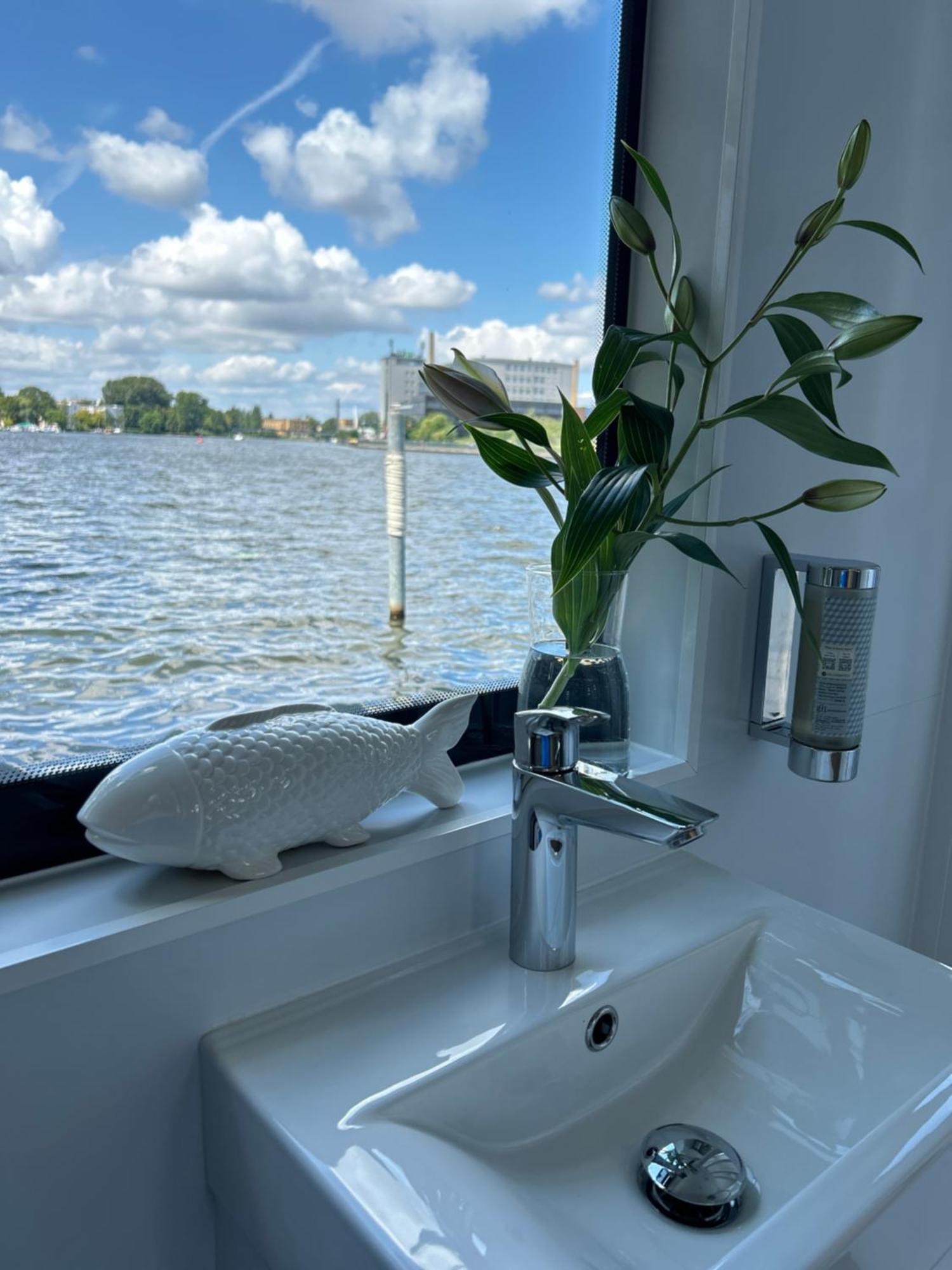 Nena Hausboot * Berlino
